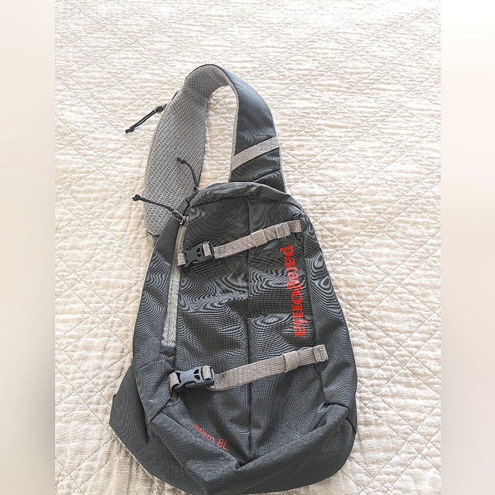 Patagonia Atom Sling bag 8L